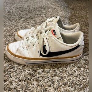 Nike Court Legacy Shoes